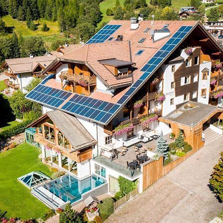 Berghotel Miramonti Teser im Fleimtal Exterior foto
