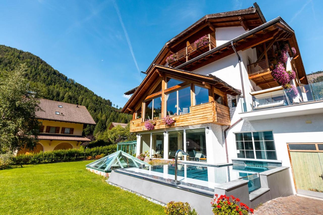 Berghotel Miramonti Teser im Fleimtal Exterior foto