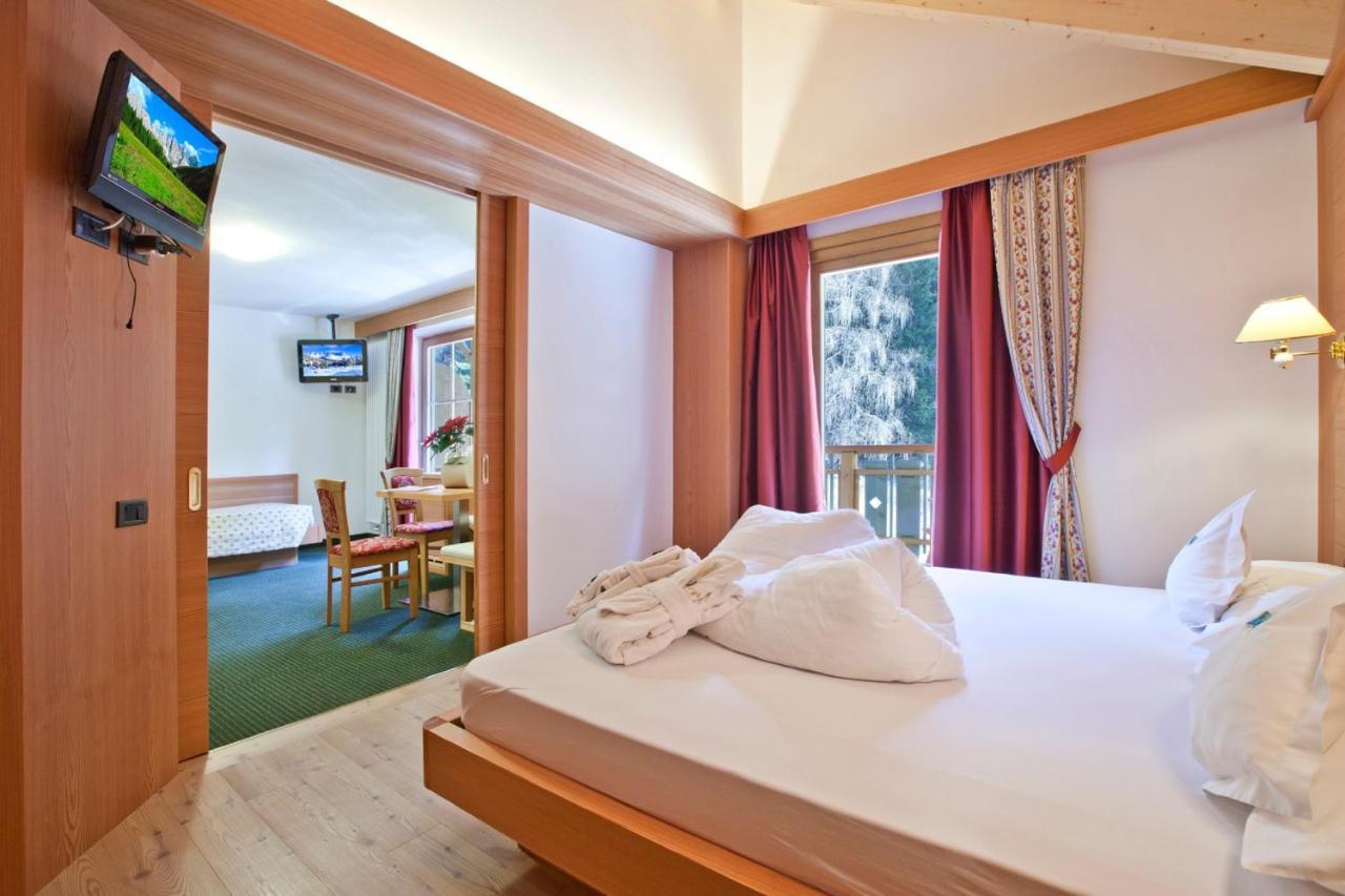 Berghotel Miramonti Teser im Fleimtal Zimmer foto