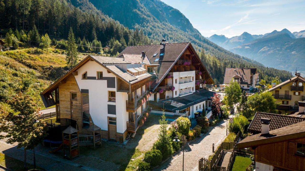 Berghotel Miramonti Teser im Fleimtal Exterior foto